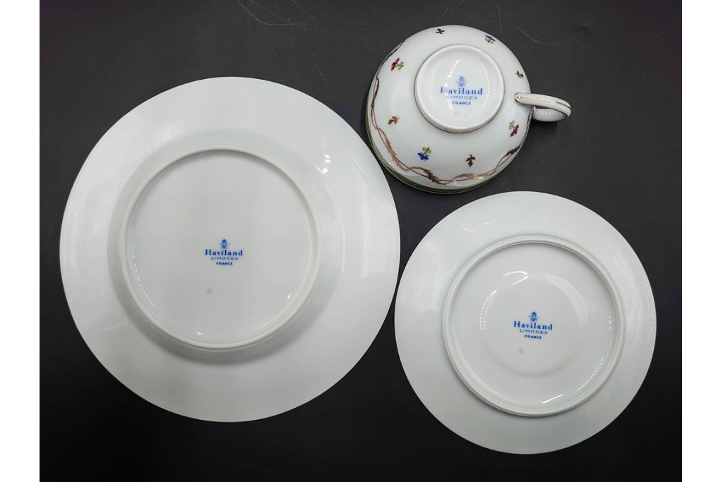 フランス　LIMOGES(リモージュ)　HAVILAND(アビランド)　Vieux Paris(ヴューパリ)　小花とリースが上品なトリオ4客セット　(R-085313)