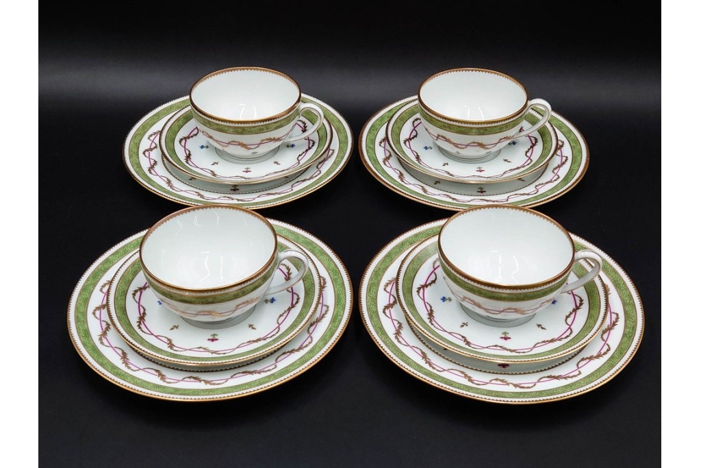 フランス　LIMOGES(リモージュ)　HAVILAND(アビランド)　Vieux Paris(ヴューパリ)　小花とリースが上品なトリオ4客セット　(R-085313)