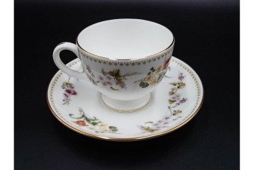 イギリス　WEDGWOOD(ウェッジウッド)　ミラベル　可憐な花模様が食卓を彩るトリオ4客セット　(R-085314)