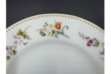 イギリス　WEDGWOOD(ウェッジウッド)　ミラベル　可憐な花模様が食卓を彩るトリオ4客セット　(R-085314)