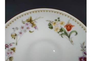 イギリス　WEDGWOOD(ウェッジウッド)　ミラベル　可憐な花模様が食卓を彩るトリオ4客セット　(R-085314)