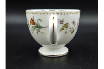 イギリス　WEDGWOOD(ウェッジウッド)　ミラベル　可憐な花模様が食卓を彩るトリオ4客セット　(R-085314)