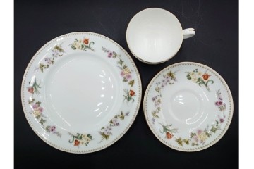 イギリス　WEDGWOOD(ウェッジウッド)　ミラベル　可憐な花模様が食卓を彩るトリオ4客セット　(R-085314)