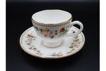 イギリス　WEDGWOOD(ウェッジウッド)　ミラベル　可憐な花模様が食卓を彩るトリオ4客セット　(R-085314)