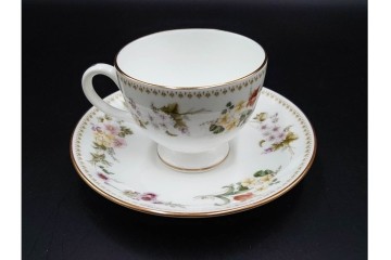 イギリス　WEDGWOOD(ウェッジウッド)　ミラベル　可憐な花模様が食卓を彩るトリオ4客セット　(R-085314)