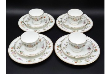 イギリス　WEDGWOOD(ウェッジウッド)　ミラベル　可憐な花模様が食卓を彩るトリオ4客セット　(R-085314)