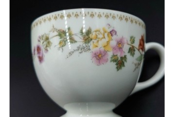 イギリス　WEDGWOOD(ウェッジウッド)　ミラベル　可憐な花模様が食卓を彩るトリオ4客セット　(R-085314)