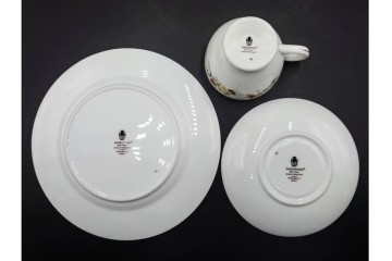 イギリス　WEDGWOOD(ウェッジウッド)　ミラベル　可憐な花模様が食卓を彩るトリオ4客セット　(R-085314)