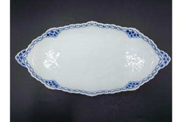 デンマーク製　ROYAL COPENHAGEN(ロイヤルコペンハーゲン)　ブルーフルーテッド プレイン プリンセス　ハイハンドルカップ&ソーサー・ラウンドディッシュ2点・ピックルディッシュセット　(R-085315)