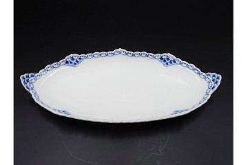 デンマーク製　ROYAL COPENHAGEN(ロイヤルコペンハーゲン)　ブルーフルーテッド プレイン プリンセス　ハイハンドルカップ&ソーサー・ラウンドディッシュ2点・ピックルディッシュセット　(R-085315)