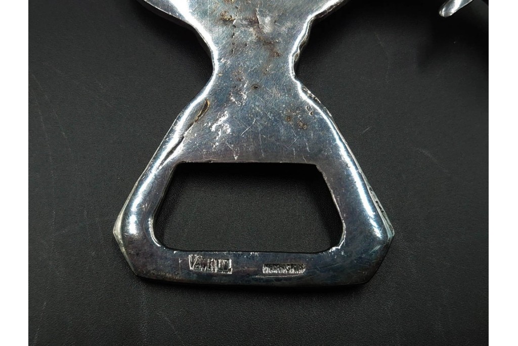 スペイン　VARO,S.A. VALENTI(バロッサバレンティ)　馬とユニコーンをかたどった金属製のトレイ・プレート・栓抜き3点セット　外箱付き　(R-085316)