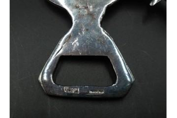 スペイン　VARO,S.A. VALENTI(バロッサバレンティ)　馬とユニコーンをかたどった金属製のトレイ・プレート・栓抜き3点セット　外箱付き　(R-085316)