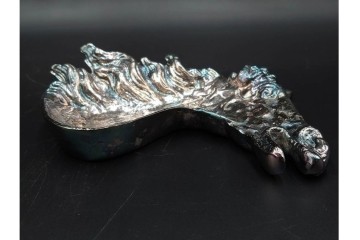 スペイン　VARO,S.A. VALENTI(バロッサバレンティ)　馬とユニコーンをかたどった金属製のトレイ・プレート・栓抜き3点セット　外箱付き　(R-085316)