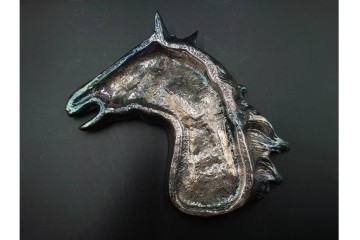 スペイン　VARO,S.A. VALENTI(バロッサバレンティ)　馬とユニコーンをかたどった金属製のトレイ・プレート・栓抜き3点セット　外箱付き　(R-085316)