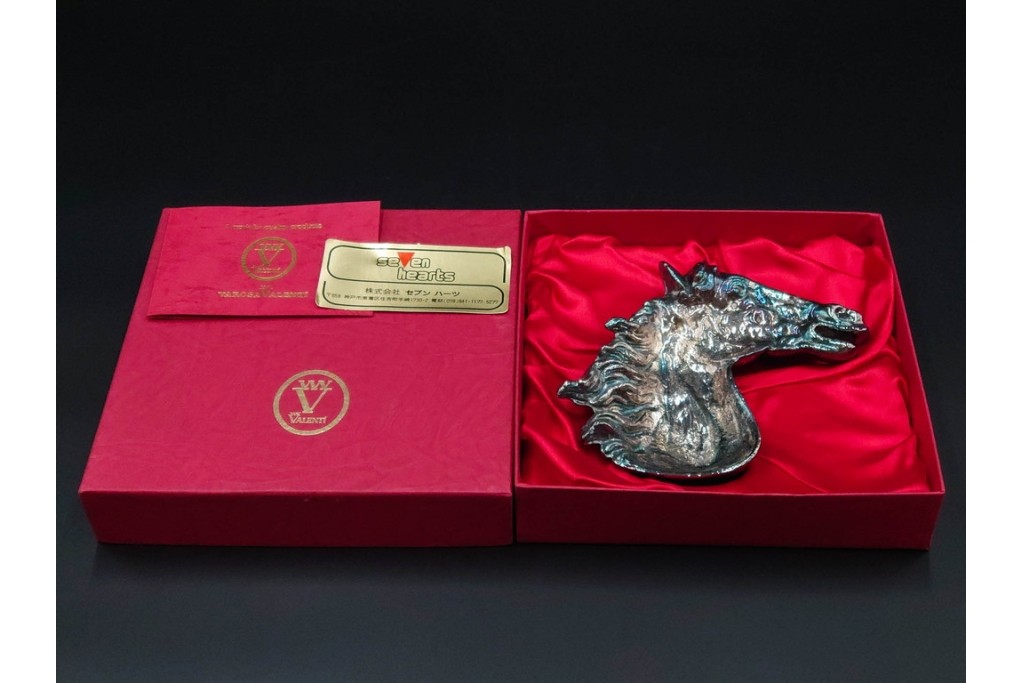 スペイン　VARO,S.A. VALENTI(バロッサバレンティ)　馬とユニコーンをかたどった金属製のトレイ・プレート・栓抜き3点セット　外箱付き　(R-085316)