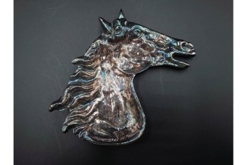 スペイン　VARO,S.A. VALENTI(バロッサバレンティ)　馬とユニコーンをかたどった金属製のトレイ・プレート・栓抜き3点セット　外箱付き　(R-085316)