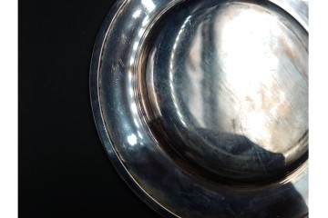 スペイン　VARO,S.A. VALENTI(バロッサバレンティ)　馬とユニコーンをかたどった金属製のトレイ・プレート・栓抜き3点セット　外箱付き　(R-085316)