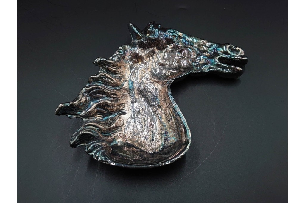 スペイン　VARO,S.A. VALENTI(バロッサバレンティ)　馬とユニコーンをかたどった金属製のトレイ・プレート・栓抜き3点セット　外箱付き　(R-085316)