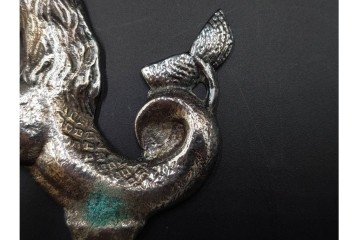 スペイン　VARO,S.A. VALENTI(バロッサバレンティ)　馬とユニコーンをかたどった金属製のトレイ・プレート・栓抜き3点セット　外箱付き　(R-085316)