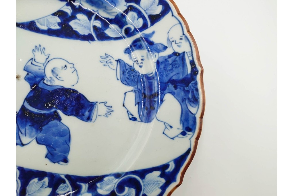 古伊万里　染付唐子絵皿(8.2寸)　染付十角皿(6.6寸)　金彩染錦皿(3.9寸)　サイズ違いの皿3枚セット　(R-085319)