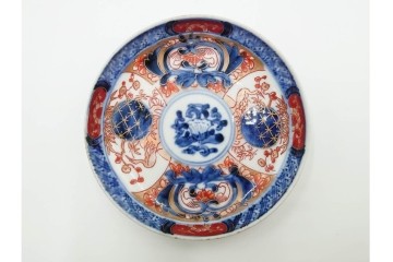 古伊万里　染付唐子絵皿(8.2寸)　染付十角皿(6.6寸)　金彩染錦皿(3.9寸)　サイズ違いの皿3枚セット　(R-085319)