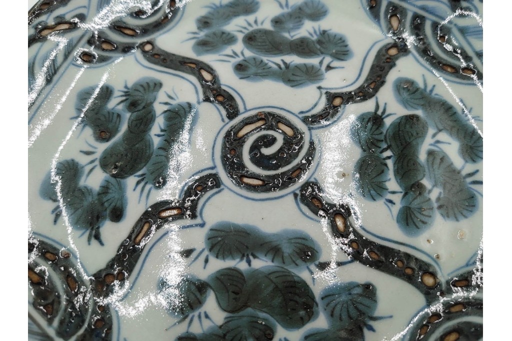 古伊万里　染付唐子絵皿(8.2寸)　染付十角皿(6.6寸)　金彩染錦皿(3.9寸)　サイズ違いの皿3枚セット　(R-085319)