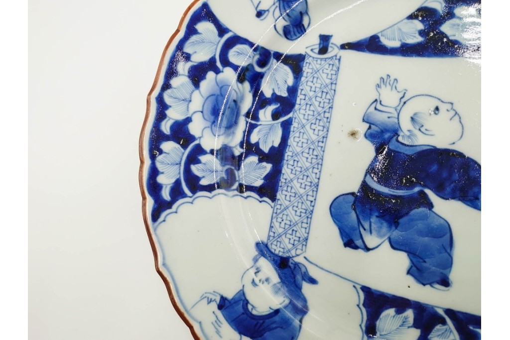 古伊万里　染付唐子絵皿(8.2寸)　染付十角皿(6.6寸)　金彩染錦皿(3.9寸)　サイズ違いの皿3枚セット　(R-085319)