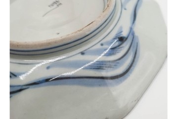 古伊万里　染付唐子絵皿(8.2寸)　染付十角皿(6.6寸)　金彩染錦皿(3.9寸)　サイズ違いの皿3枚セット　(R-085319)