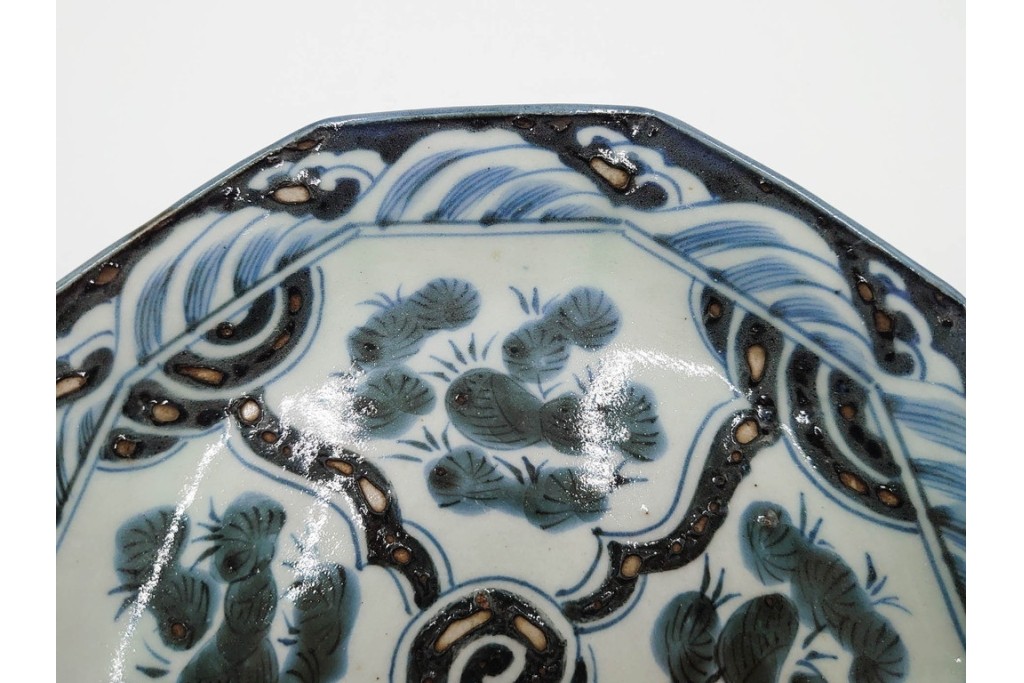 古伊万里　染付唐子絵皿(8.2寸)　染付十角皿(6.6寸)　金彩染錦皿(3.9寸)　サイズ違いの皿3枚セット　(R-085319)