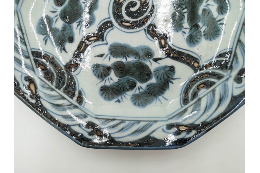 古伊万里　染付唐子絵皿(8.2寸)　染付十角皿(6.6寸)　金彩染錦皿(3.9寸)　サイズ違いの皿3枚セット　(R-085319)