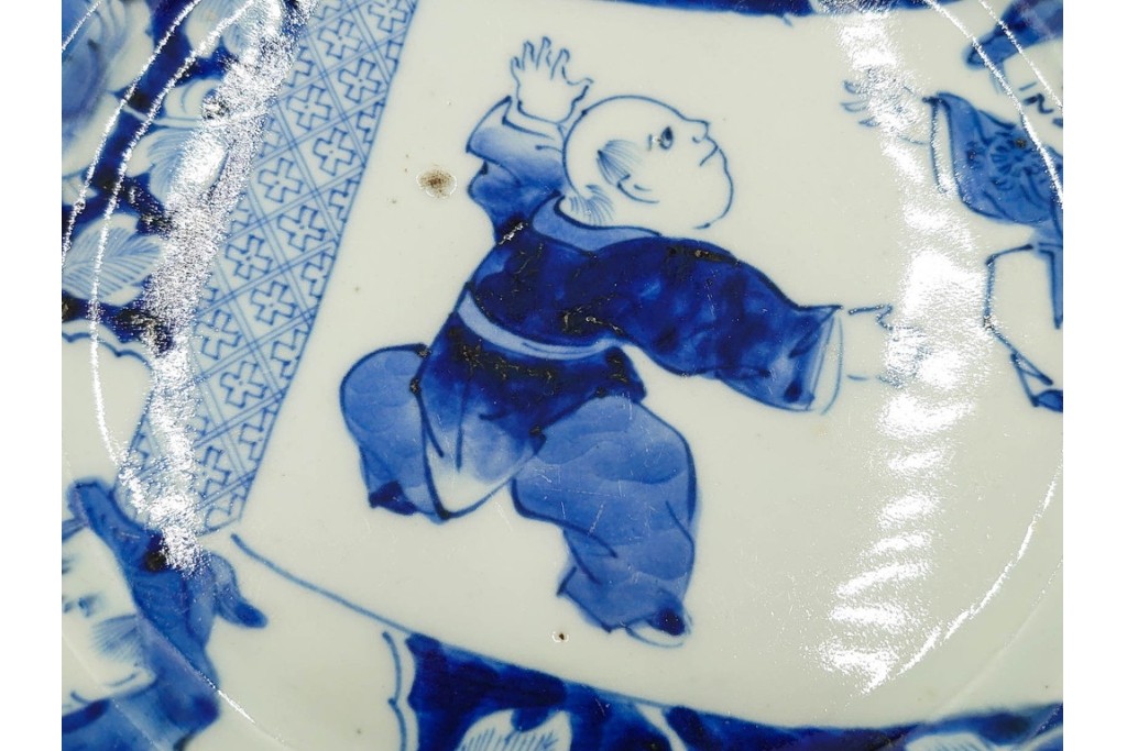 古伊万里　染付唐子絵皿(8.2寸)　染付十角皿(6.6寸)　金彩染錦皿(3.9寸)　サイズ違いの皿3枚セット　(R-085319)