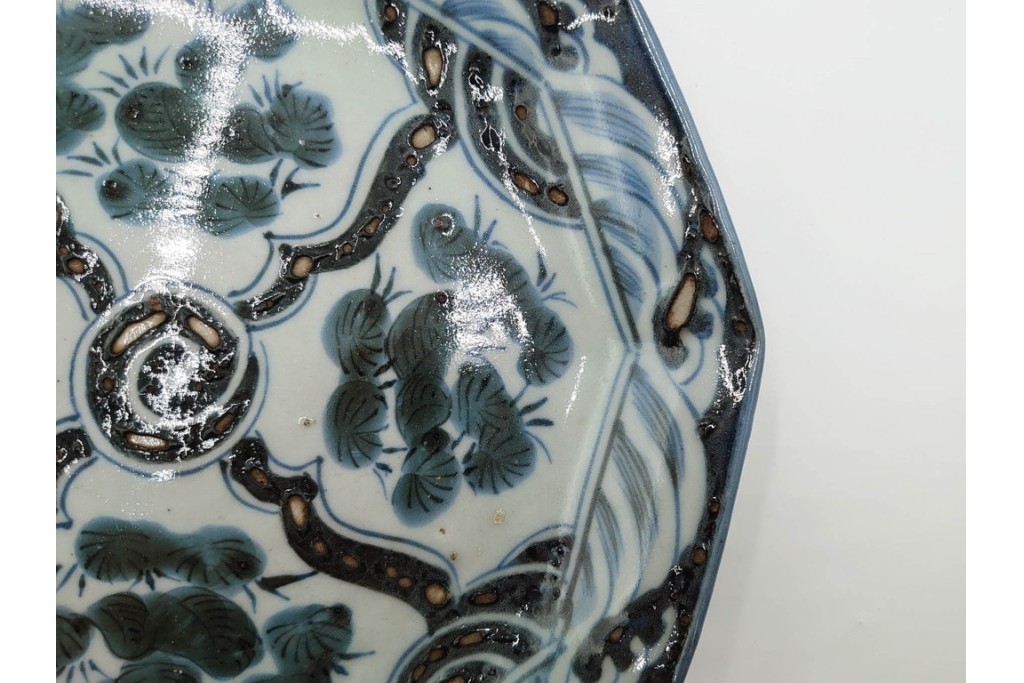 古伊万里　染付唐子絵皿(8.2寸)　染付十角皿(6.6寸)　金彩染錦皿(3.9寸)　サイズ違いの皿3枚セット　(R-085319)