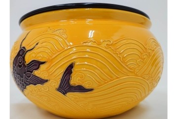 平安大示(手塚大示)　京焼　黄交趾荒磯の意匠が印象的な水指　共箱付き　(R-085320)