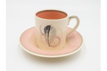 イギリスヴィンテージ　Susie Cooper(スージークーパー)　ツーリーフ　カップ&ソーサー・トリオ・プレート・トレイ　淡いピンクが可愛らしい洋食器セット　　(R-085322)