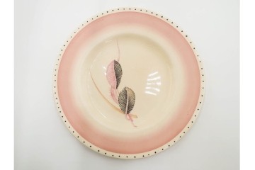 イギリスヴィンテージ　Susie Cooper(スージークーパー)　ツーリーフ　カップ&ソーサー・トリオ・プレート・トレイ　淡いピンクが可愛らしい洋食器セット　　(R-085322)