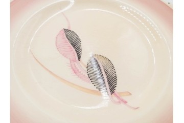 イギリスヴィンテージ　Susie Cooper(スージークーパー)　ツーリーフ　カップ&ソーサー・トリオ・プレート・トレイ　淡いピンクが可愛らしい洋食器セット　　(R-085322)