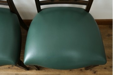 中古　美品　カリモク家具　domani(ドマーニ)　QUEENS LIFE(クイーンズライフ)　本革　上品なクラシカル装飾が映えるダイニングチェア3脚セット　現行定価(3脚合計)約66万円　(R-085331)