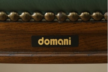 中古　美品　カリモク家具　domani(ドマーニ)　QUEENS LIFE(クイーンズライフ)　本革　上品なクラシカル装飾が映えるダイニングチェア3脚セット　現行定価(3脚合計)約66万円　(R-085331)