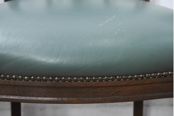 中古　美品　カリモク家具　domani(ドマーニ)　QUEENS LIFE(クイーンズライフ)　本革　上品なクラシカル装飾が映えるダイニングチェア3脚　セット現行定価約66万円相当　(R-085331)