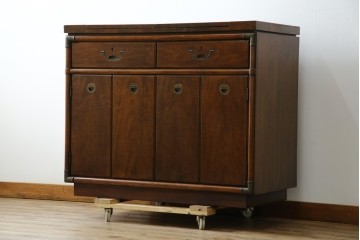 アメリカヴィンテージ　希少デザイン　DREXEL HERITAGE(ドレクセルヘリテイジ)　Accolade(アコレード)コレクション　天板拡張式　頑丈で質の高い作りのキャビネット　(R-085332)