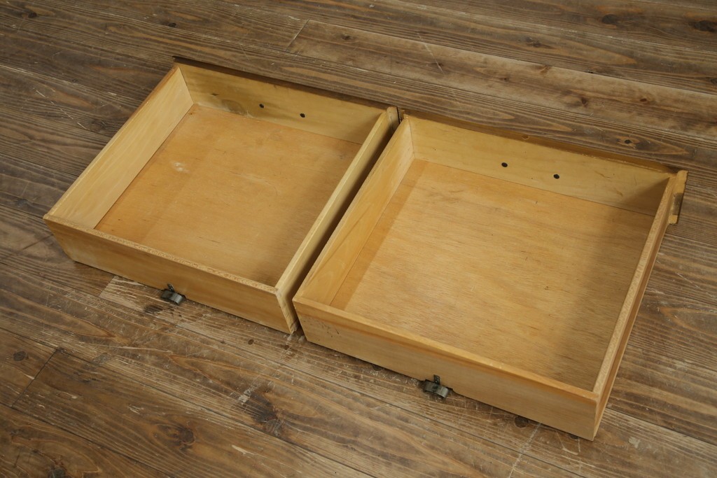 アメリカヴィンテージ　希少デザイン　DREXEL HERITAGE(ドレクセルヘリテイジ)　Accolade(アコレード)コレクション　天板拡張式　頑丈で質の高い作りのキャビネット　(R-085332)