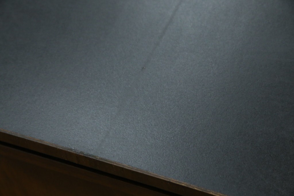 アメリカヴィンテージ　希少デザイン　DREXEL HERITAGE(ドレクセルヘリテイジ)　Accolade(アコレード)コレクション　天板拡張式　頑丈で質の高い作りのキャビネット　(R-085332)