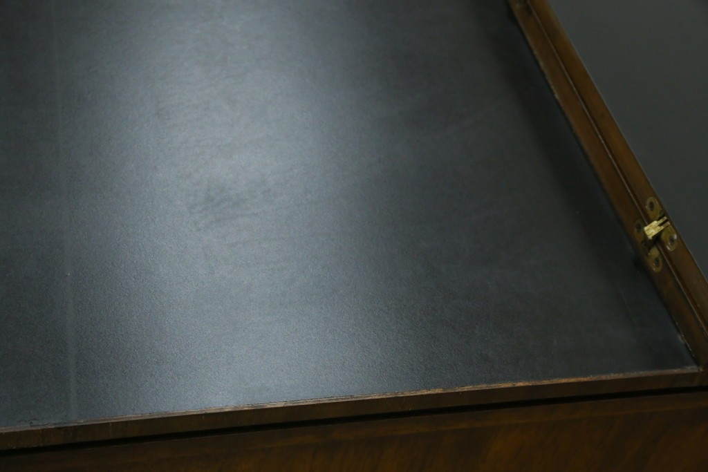 アメリカヴィンテージ　希少デザイン　DREXEL HERITAGE(ドレクセルヘリテイジ)　Accolade(アコレード)コレクション　天板拡張式　頑丈で質の高い作りのキャビネット　(R-085332)