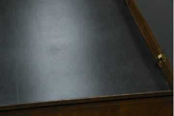 アメリカヴィンテージ　希少デザイン　DREXEL HERITAGE(ドレクセルヘリテイジ)　Accolade(アコレード)コレクション　天板拡張式　頑丈で質の高い作りのキャビネット　(R-085332)