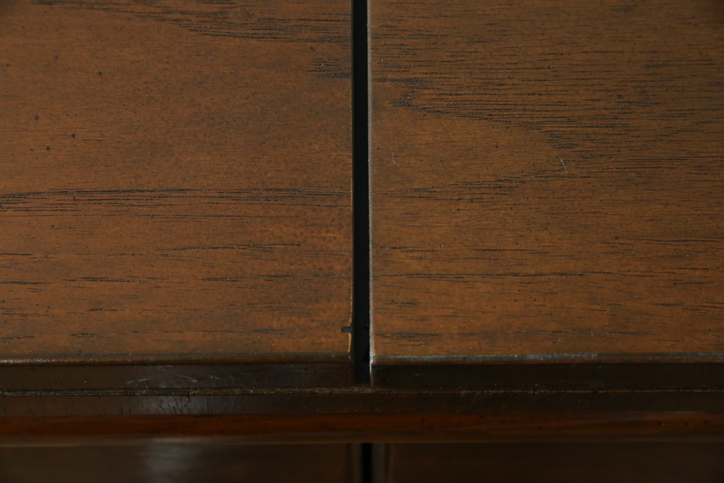 アメリカヴィンテージ　希少デザイン　DREXEL HERITAGE(ドレクセルヘリテイジ)　Accolade(アコレード)コレクション　天板拡張式　頑丈で質の高い作りのキャビネット　(R-085332)