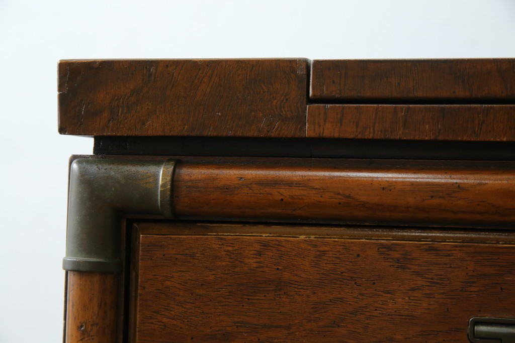 アメリカヴィンテージ　希少デザイン　DREXEL HERITAGE(ドレクセルヘリテイジ)　Accolade(アコレード)コレクション　天板拡張式　頑丈で質の高い作りのキャビネット　(R-085332)