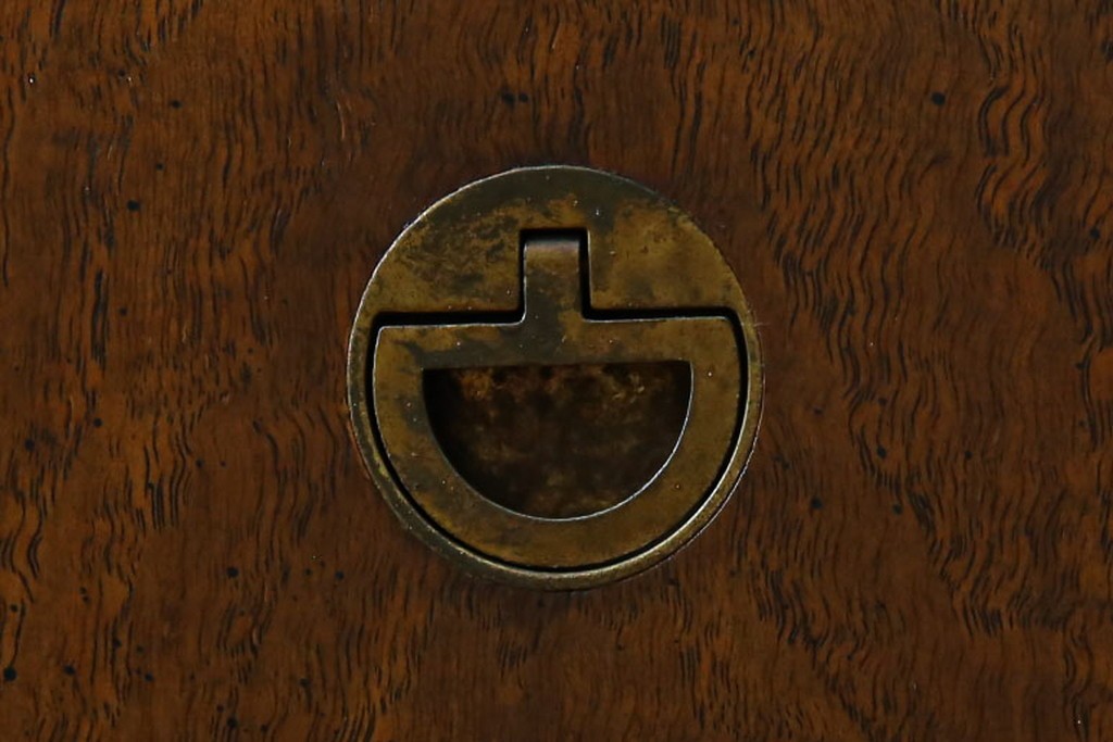 アメリカヴィンテージ　希少デザイン　DREXEL HERITAGE(ドレクセルヘリテイジ)　Accolade(アコレード)コレクション　天板拡張式　頑丈で質の高い作りのキャビネット　(R-085332)