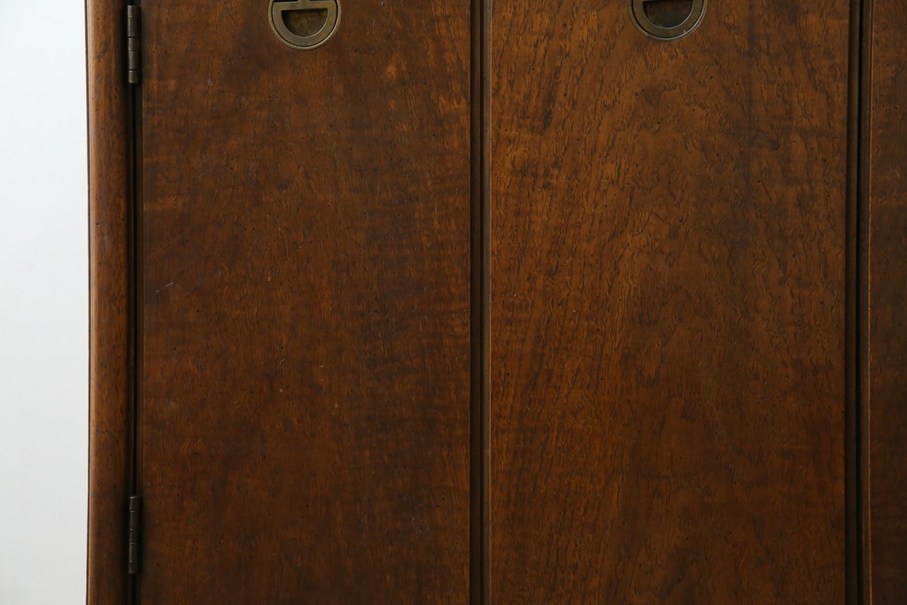 アメリカヴィンテージ　希少デザイン　DREXEL HERITAGE(ドレクセルヘリテイジ)　Accolade(アコレード)コレクション　天板拡張式　頑丈で質の高い作りのキャビネット　(R-085332)