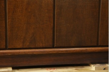 アメリカヴィンテージ　希少デザイン　DREXEL HERITAGE(ドレクセルヘリテイジ)　Accolade(アコレード)コレクション　天板拡張式　頑丈で質の高い作りのキャビネット　(R-085332)