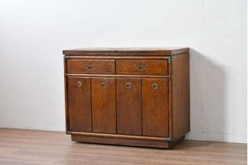 アメリカヴィンテージ　希少デザイン　DREXEL HERITAGE(ドレクセルヘリテイジ)　Accolade(アコレード)コレクション　天板拡張式　頑丈で質の高い作りのキャビネット　(R-085332)